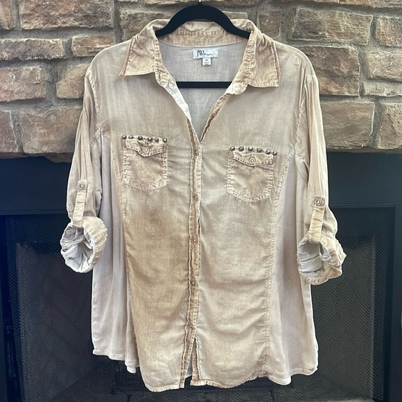 Brown ombre button down top with rolled sleeves and embellishments. Size 2X - Picture 1 of 12